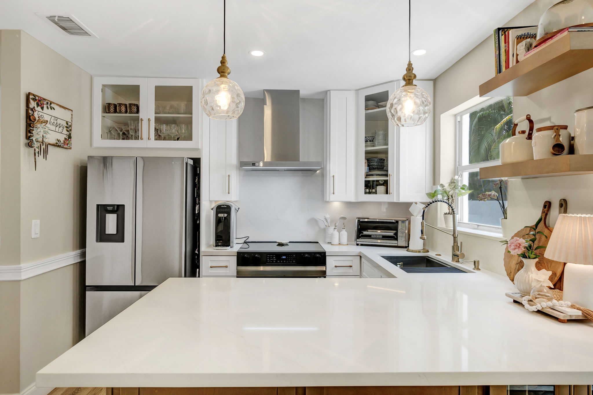 Modern Living Meets Comfort in Coral Springs