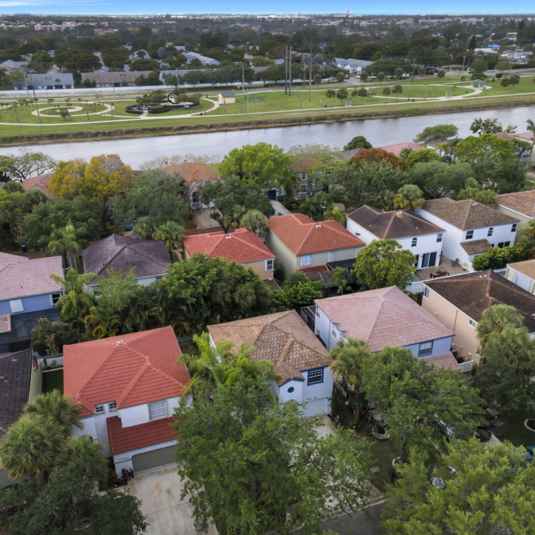 Modern Living Meets Comfort in Coral Springs