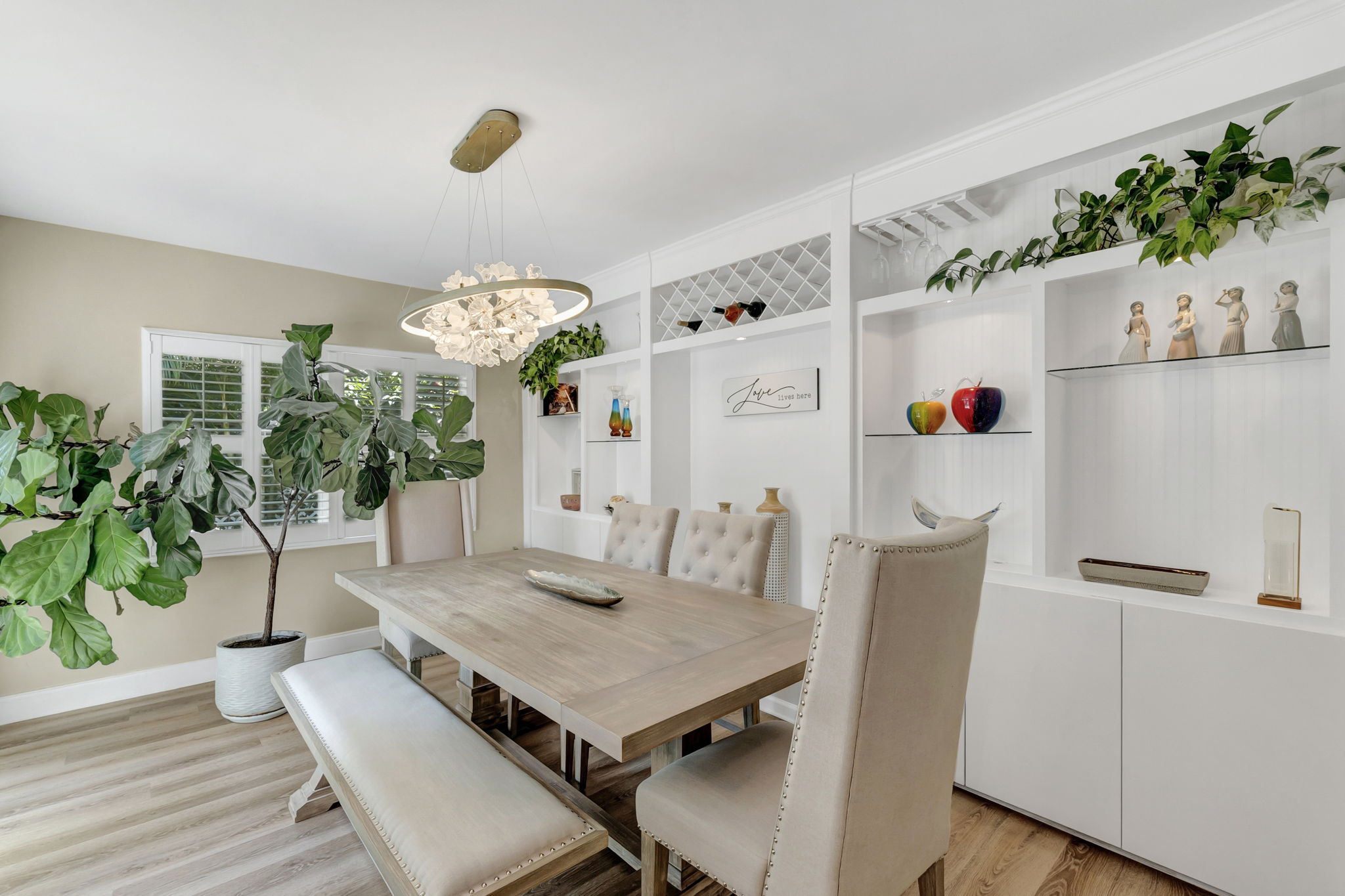 Modern Living Meets Comfort in Coral Springs