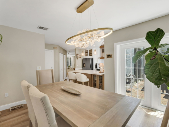 Modern Living Meets Comfort in Coral Springs