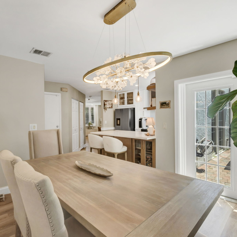 Modern Living Meets Comfort in Coral Springs