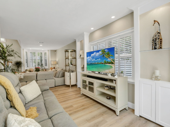 Modern Living Meets Comfort in Coral Springs