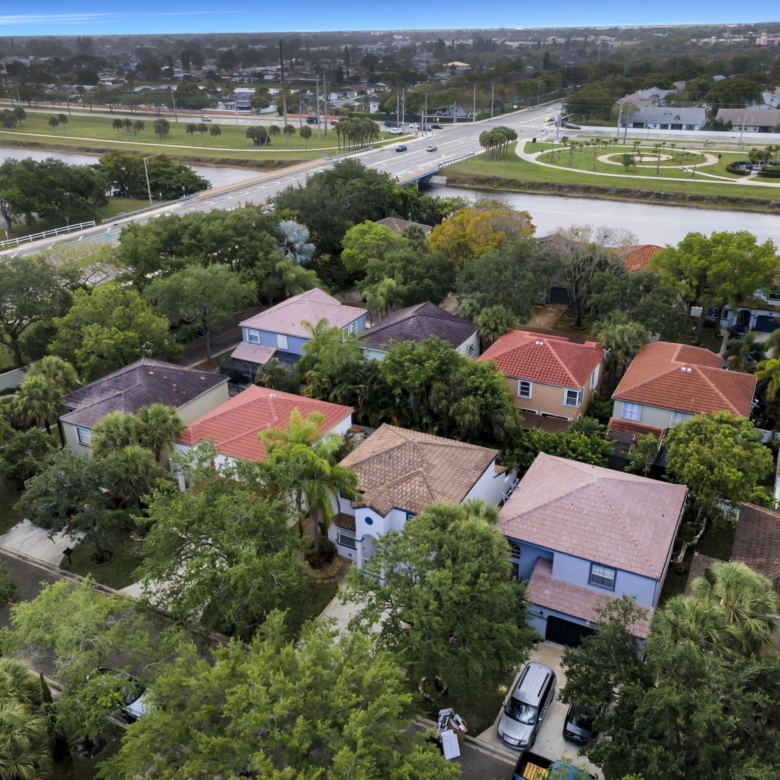 Modern Living Meets Comfort in Coral Springs