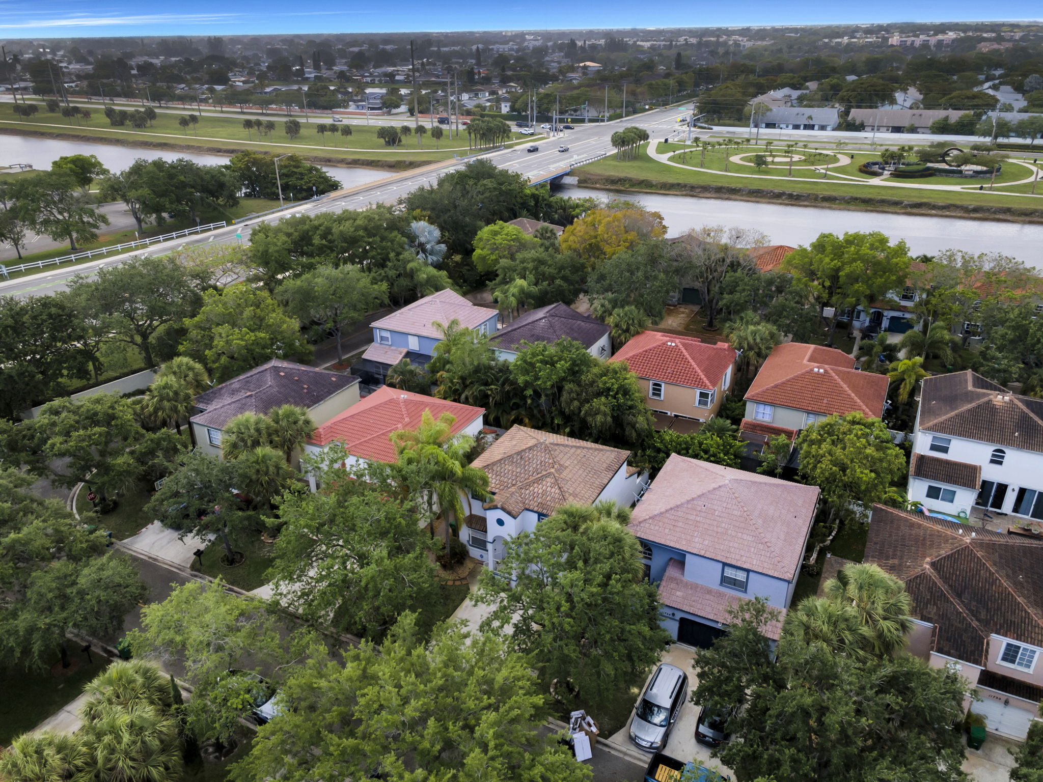 Modern Living Meets Comfort in Coral Springs