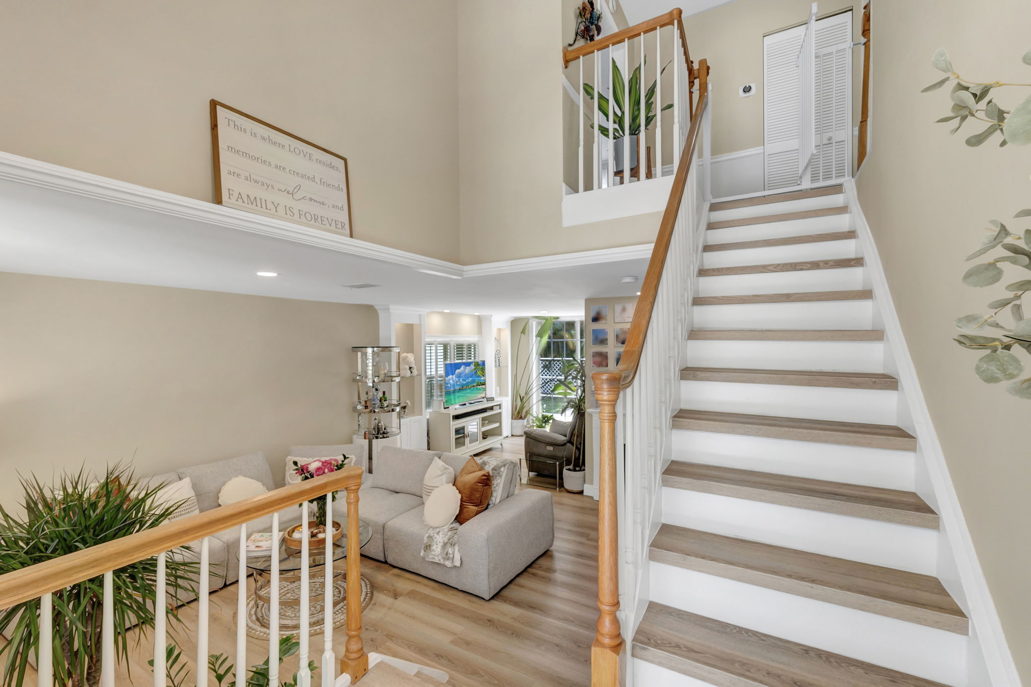 Modern Living Meets Comfort in Coral Springs