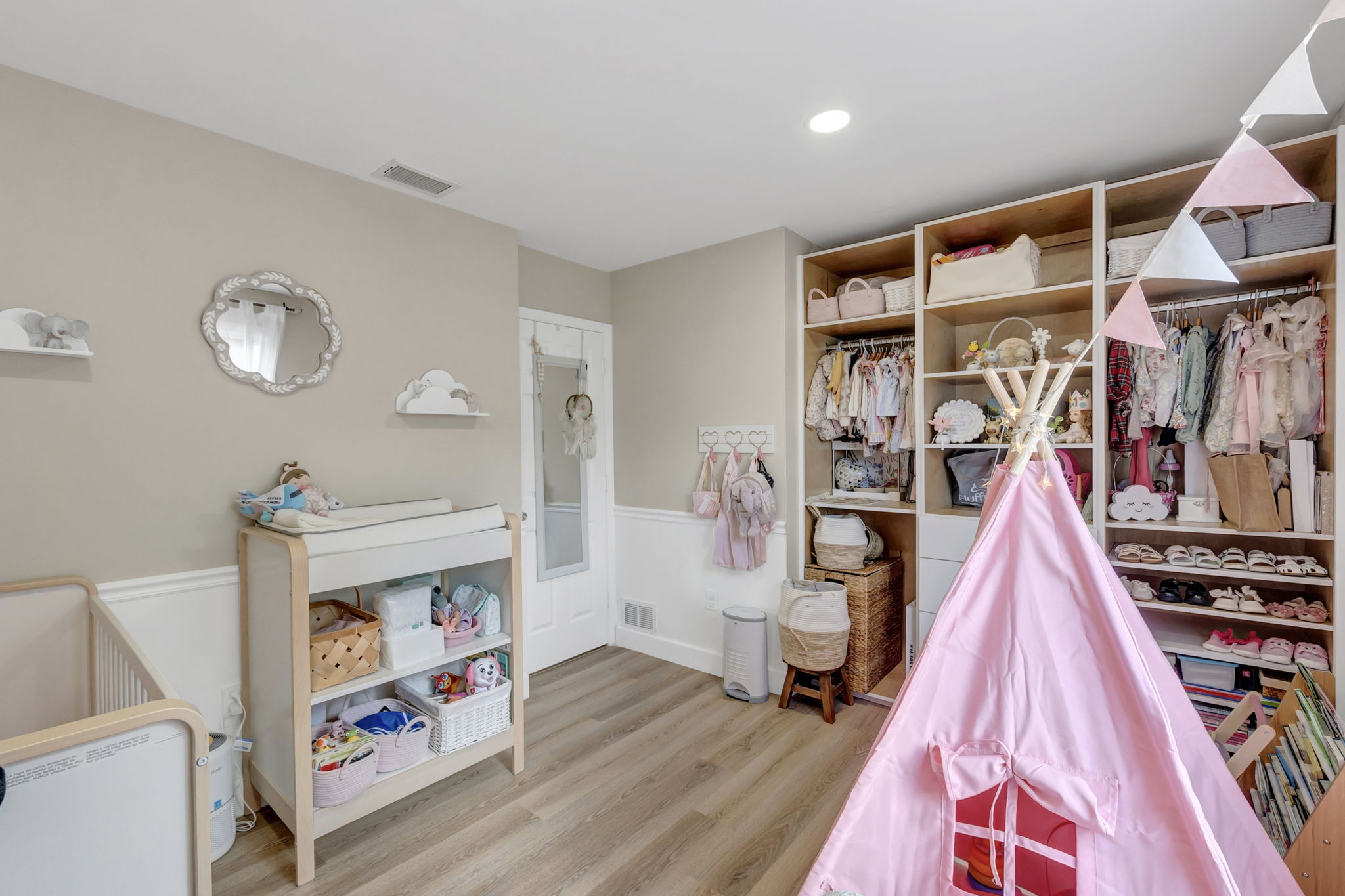 Modern Living Meets Comfort in Coral Springs