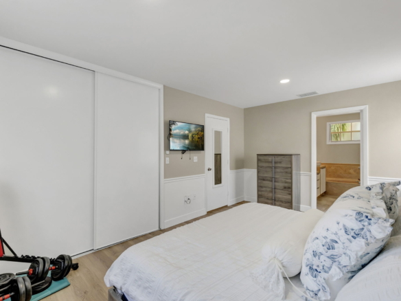 Modern Living Meets Comfort in Coral Springs