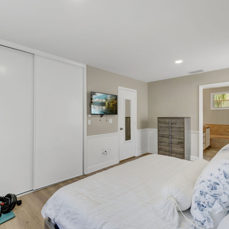 Modern Living Meets Comfort in Coral Springs
