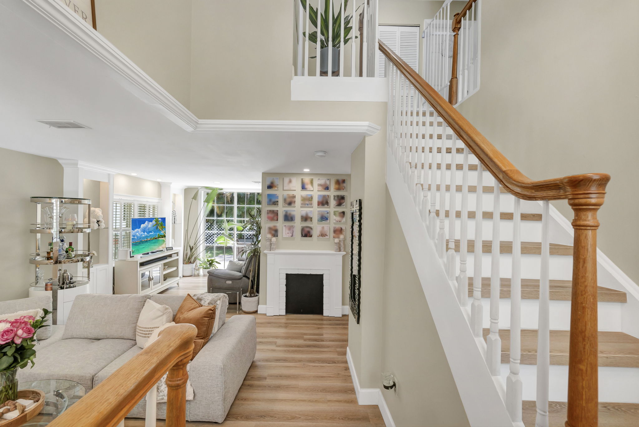 Modern Living Meets Comfort in Coral Springs