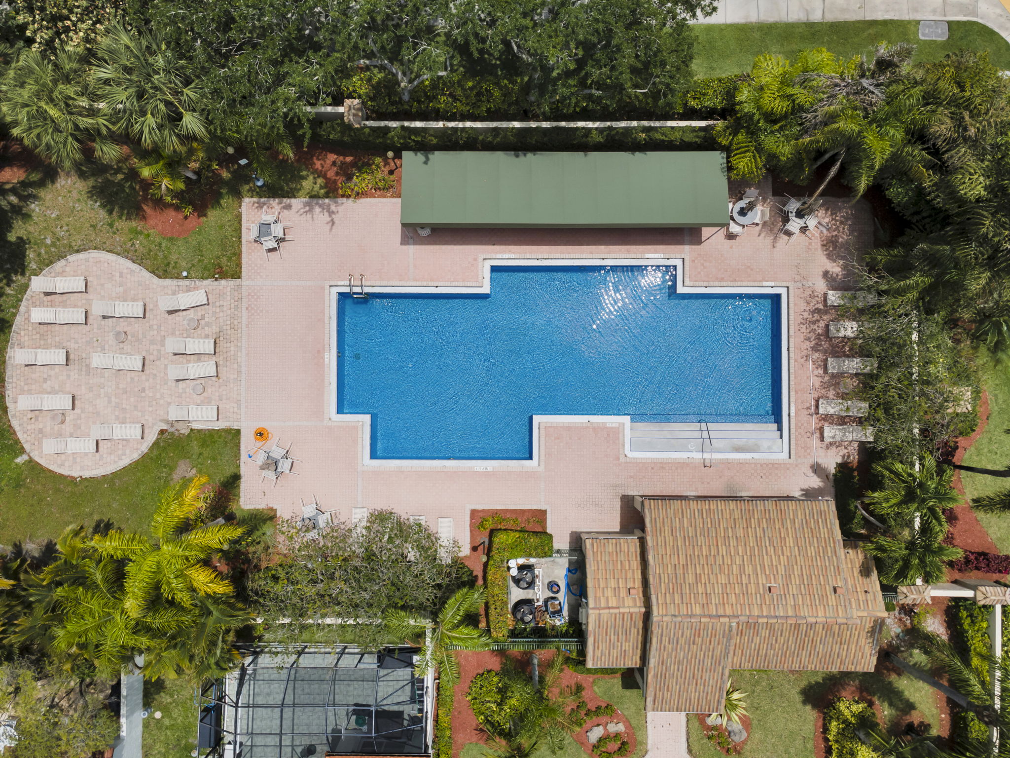Modern Living Meets Comfort in Coral Springs