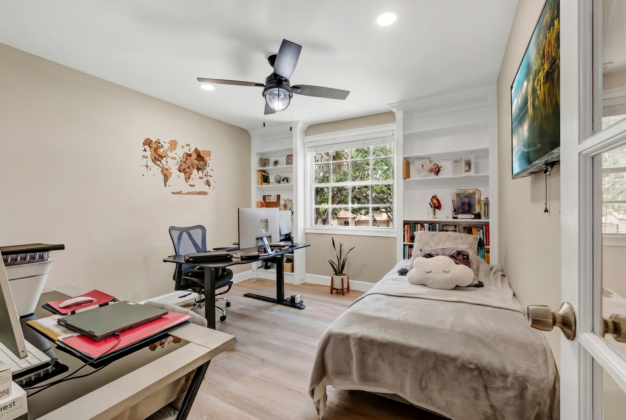 Modern Living Meets Comfort in Coral Springs