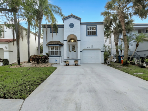 Modern Living Meets Comfort in Coral Springs