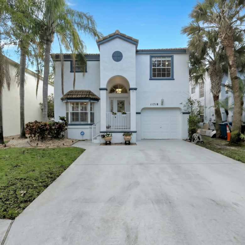 Modern Living Meets Comfort in Coral Springs