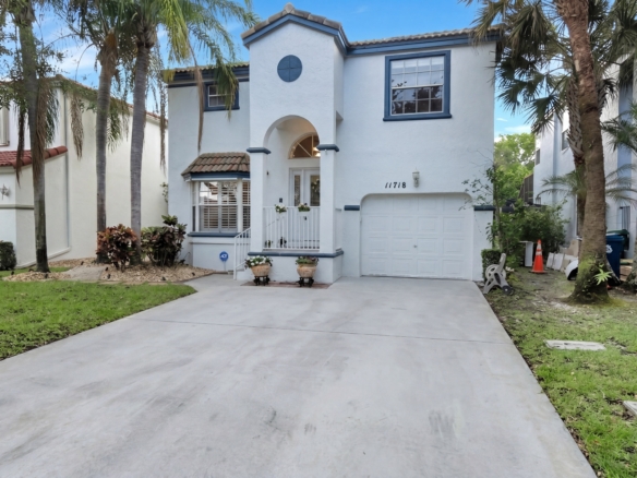 Modern Living Meets Comfort in Coral Springs