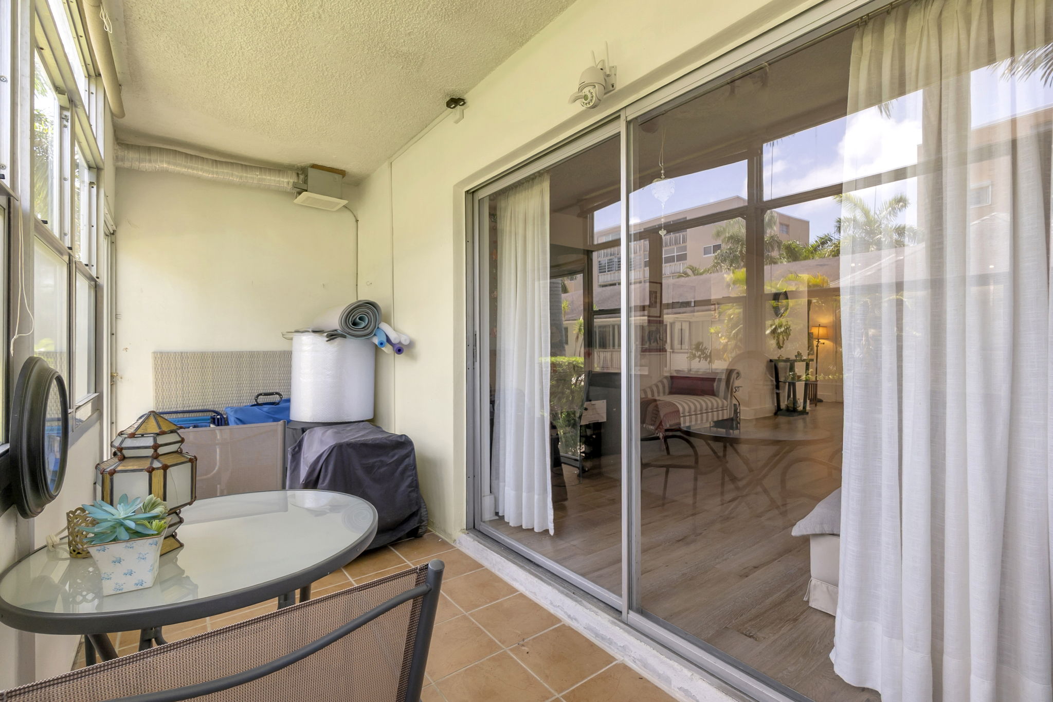11-web-or-mls-DSC05065dsc05065 Bright & Spacious Furnished Corner Condo in Hallandale Beach