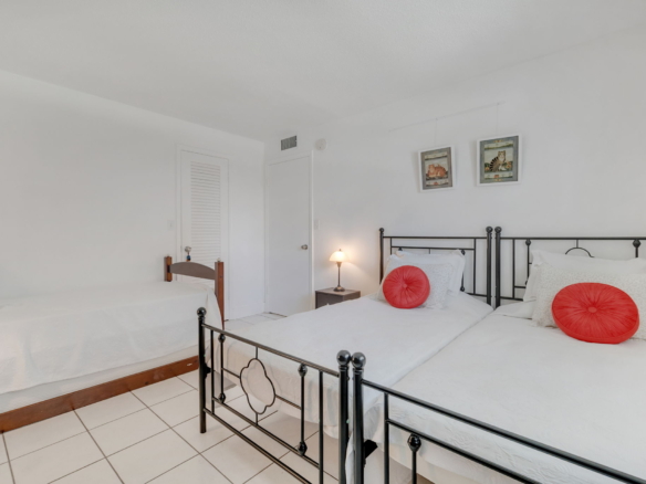 Bright & Spacious Furnished Corner Condo in Hallandale Beach
