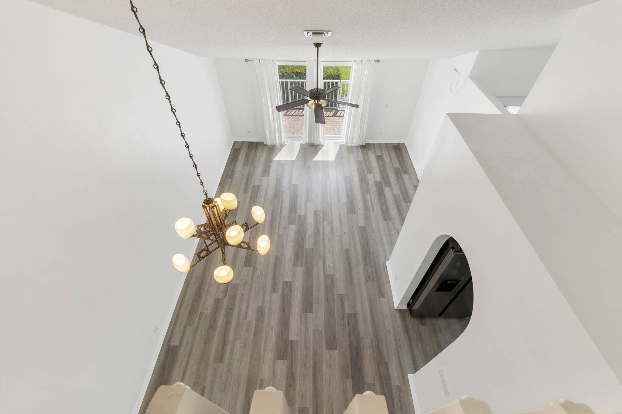 13-web-or-mls-DSC07351dsc07351 Spacious 3-Bedroom + Loft Townhouse with Water Views in Parkland