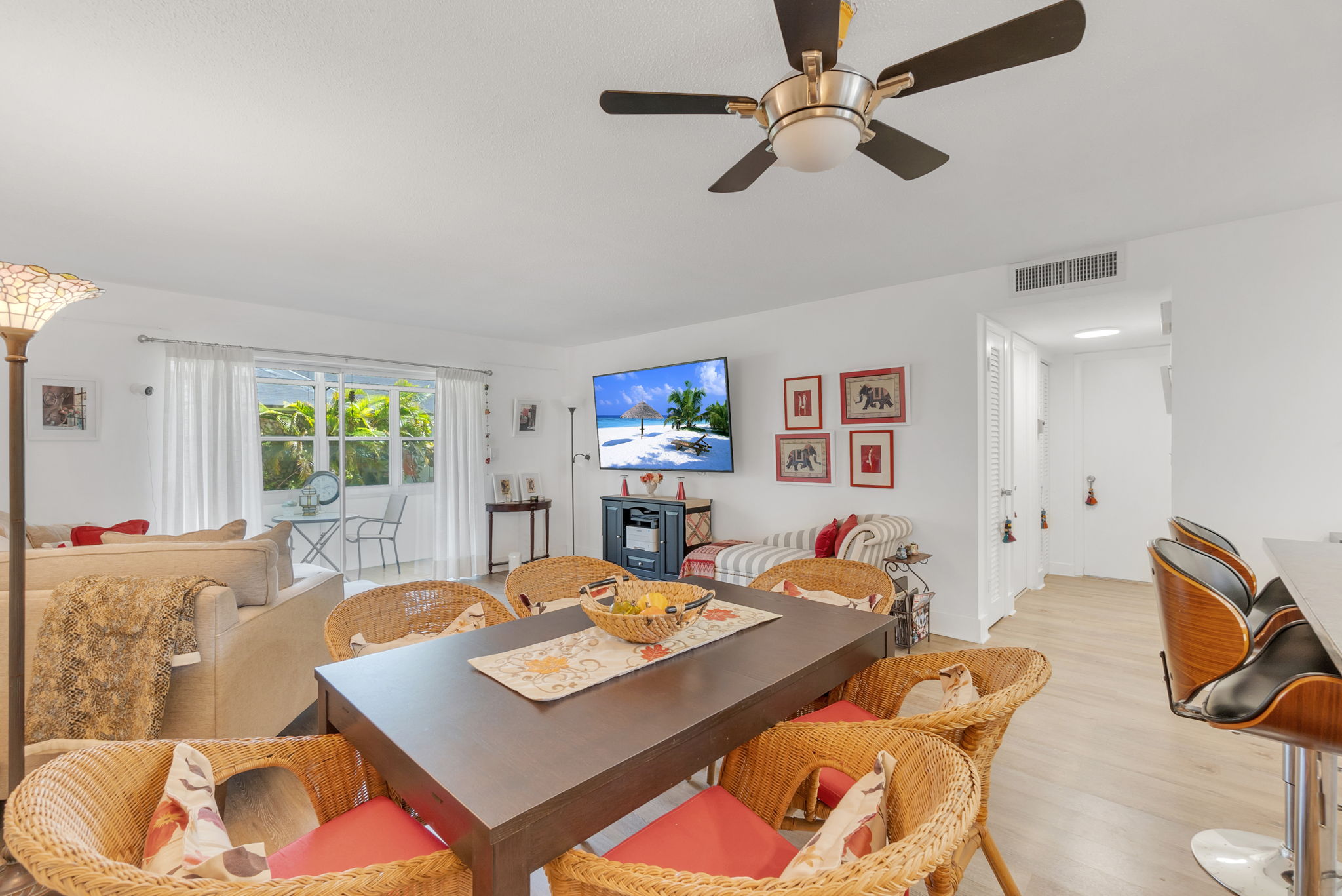 14-web-or-mls-DSC05010dsc05010 Bright & Spacious Furnished Corner Condo in Hallandale Beach