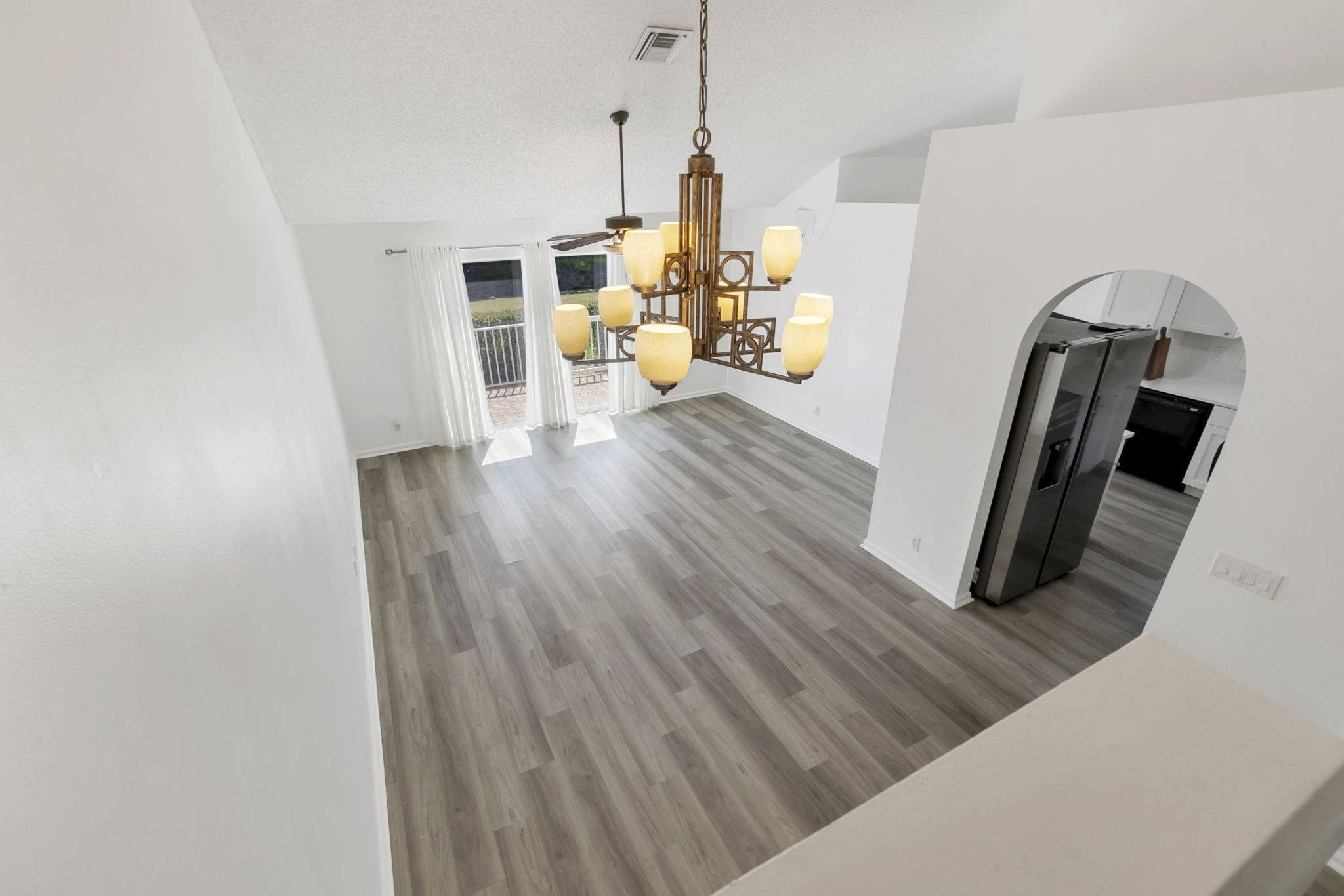 14-web-or-mls-DSC07354dsc07354 Spacious 3-Bedroom + Loft Townhouse with Water Views in Parkland