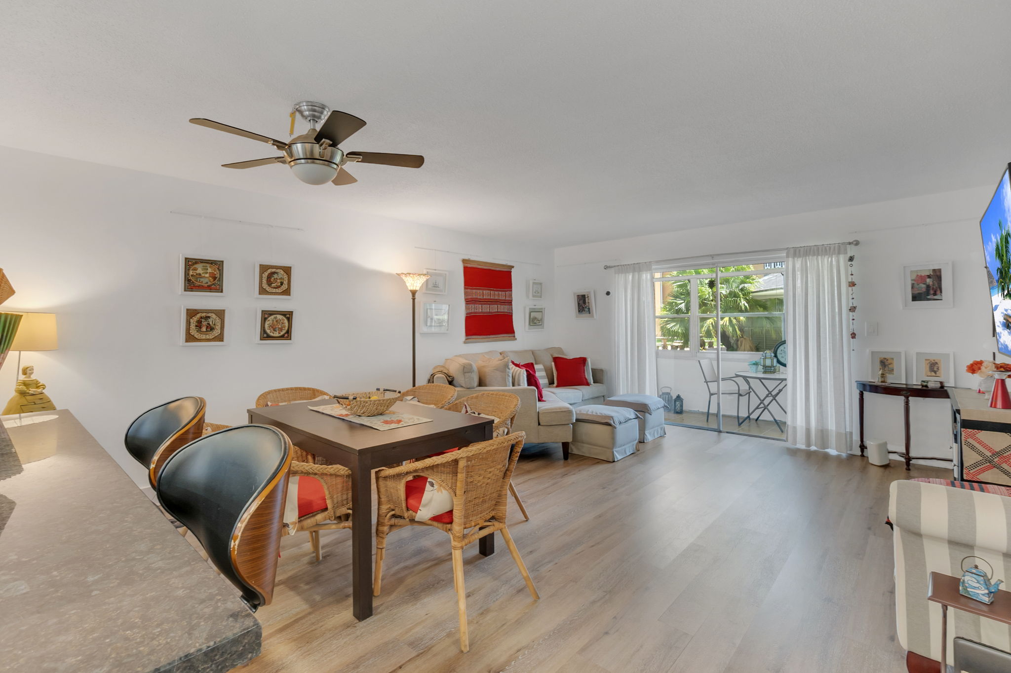 15-web-or-mls-DSC05000dsc05000 Bright & Spacious Furnished Corner Condo in Hallandale Beach