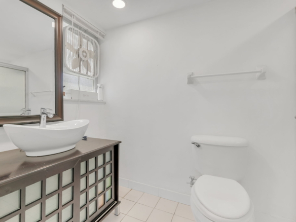 Bright & Spacious Furnished Corner Condo in Hallandale Beach