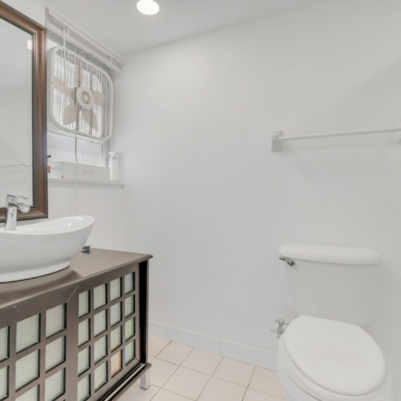 Bright & Spacious Furnished Corner Condo in Hallandale Beach
