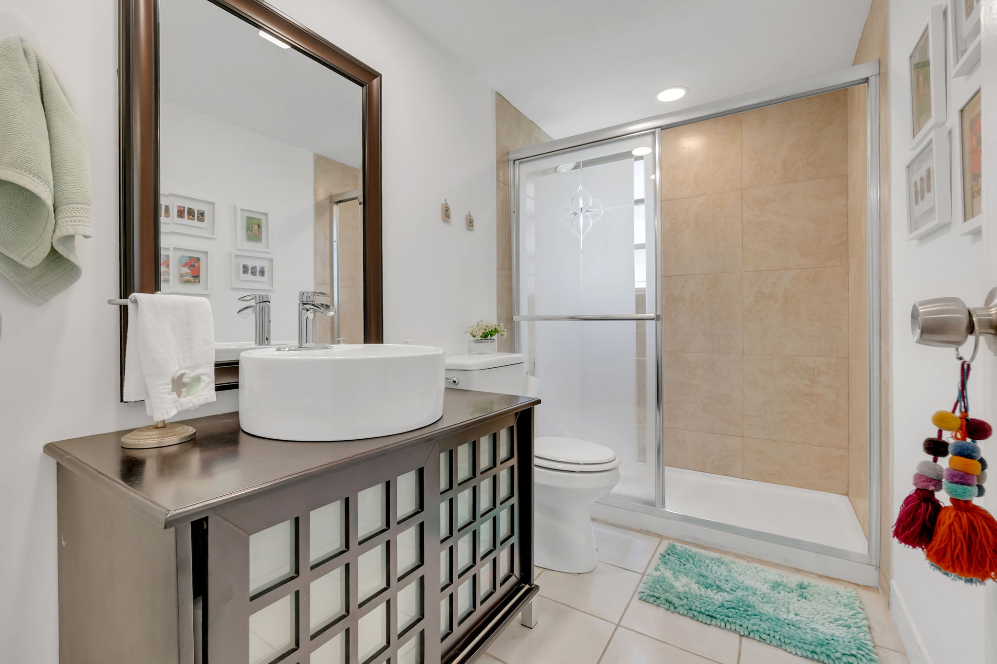 18-web-or-mls-DSC04975dsc04975 Bright & Spacious Furnished Corner Condo in Hallandale Beach