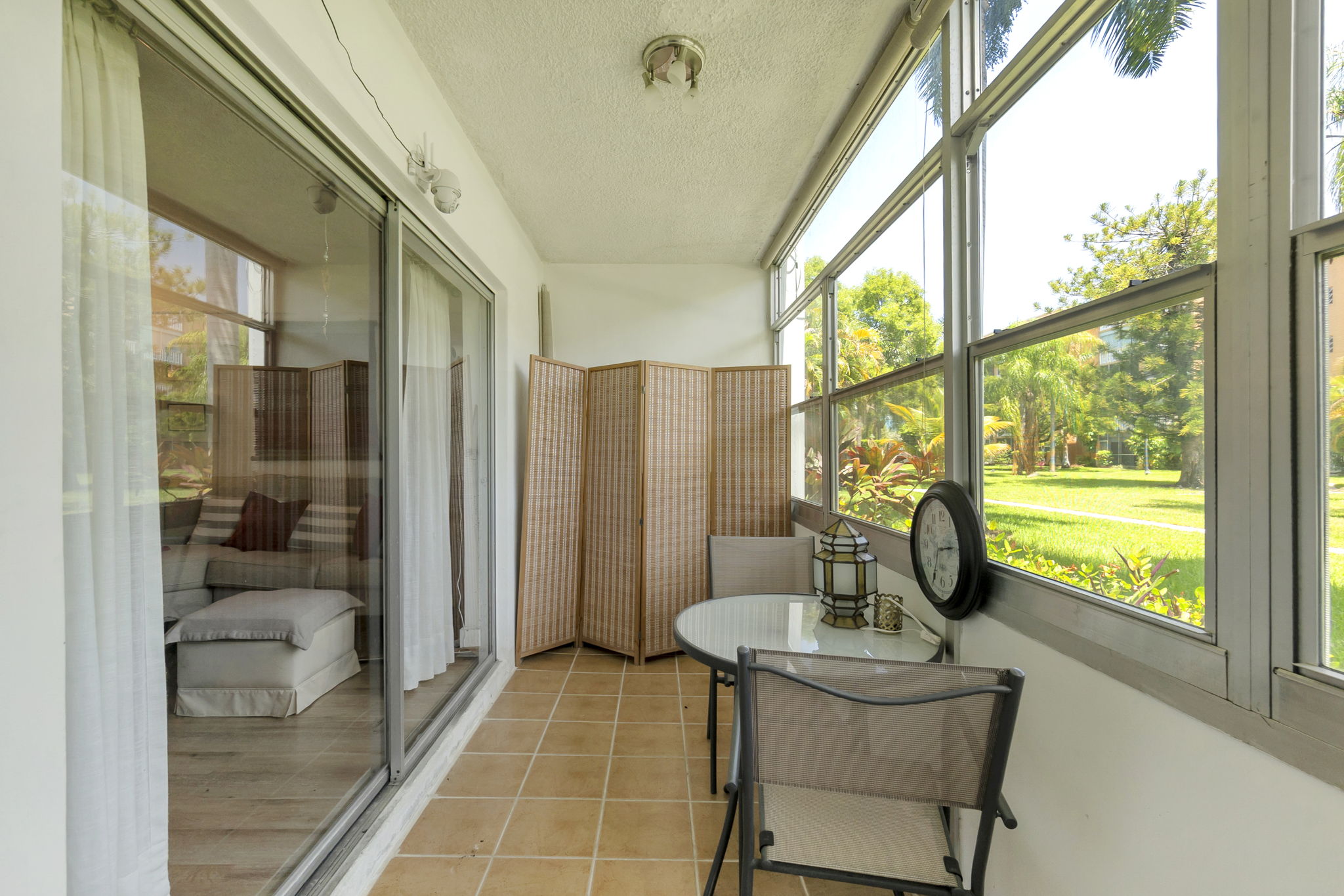 19-web-or-mls-DSC05066dsc05066 Bright & Spacious Furnished Corner Condo in Hallandale Beach