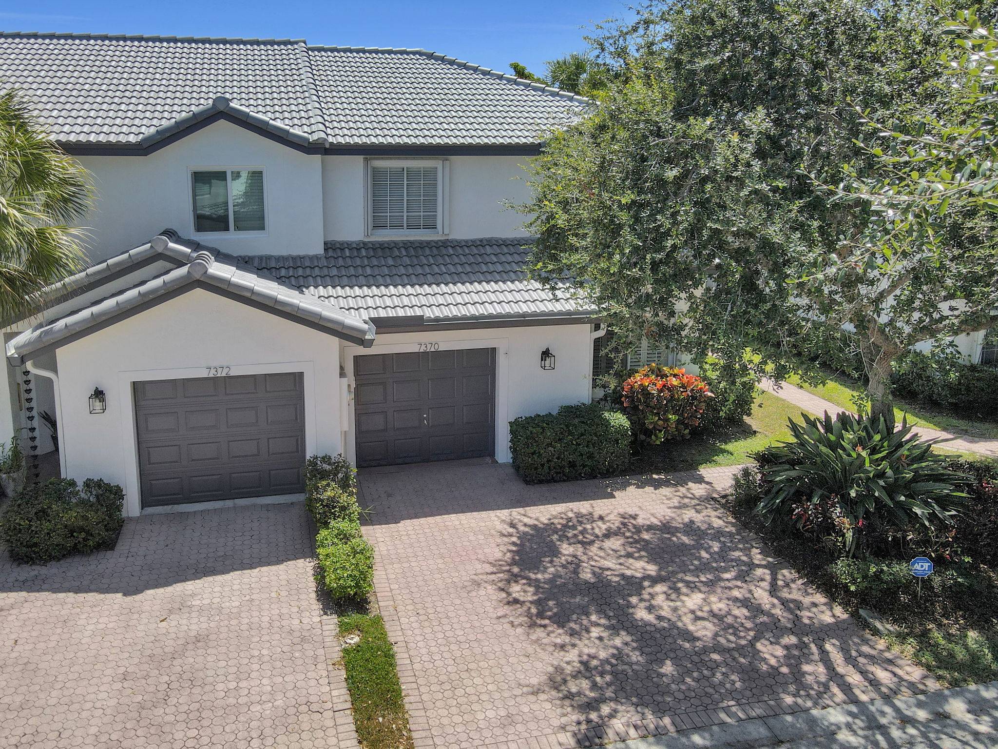 2-web-or-mls-dji_fly_20260818_114912_120_1787068160124_photo Spacious 3-Bedroom + Loft Townhouse with Water Views in Parkland