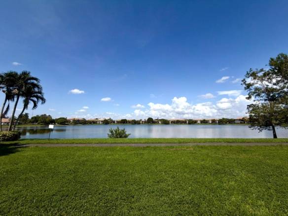 Fully Remodeled Lakeview Condo in Coconut Creek