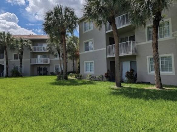 Fully Remodeled Lakeview Condo in Coconut Creek