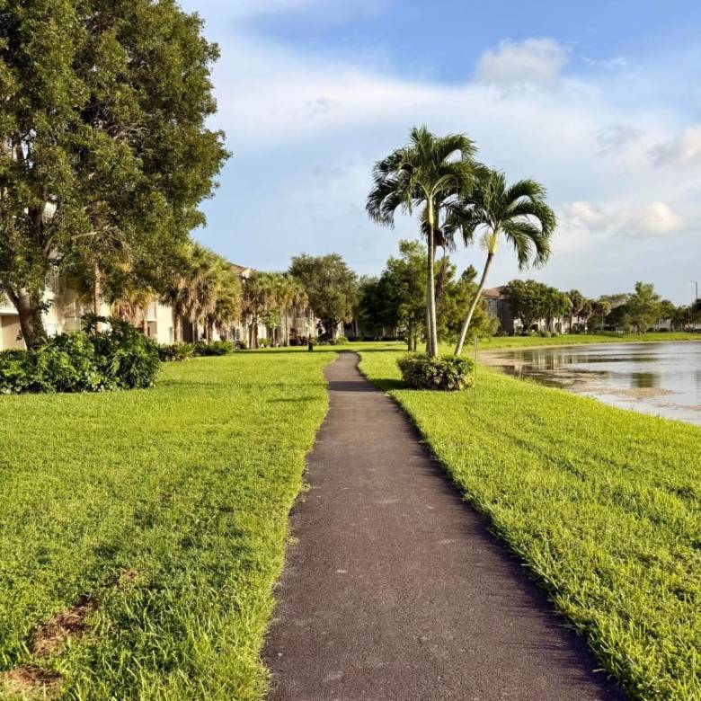 Fully Remodeled Lakeview Condo in Coconut Creek