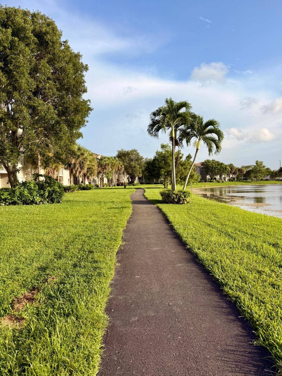 20260816231342986914000000 Fully Remodeled Lakeview Condo in Coconut Creek
