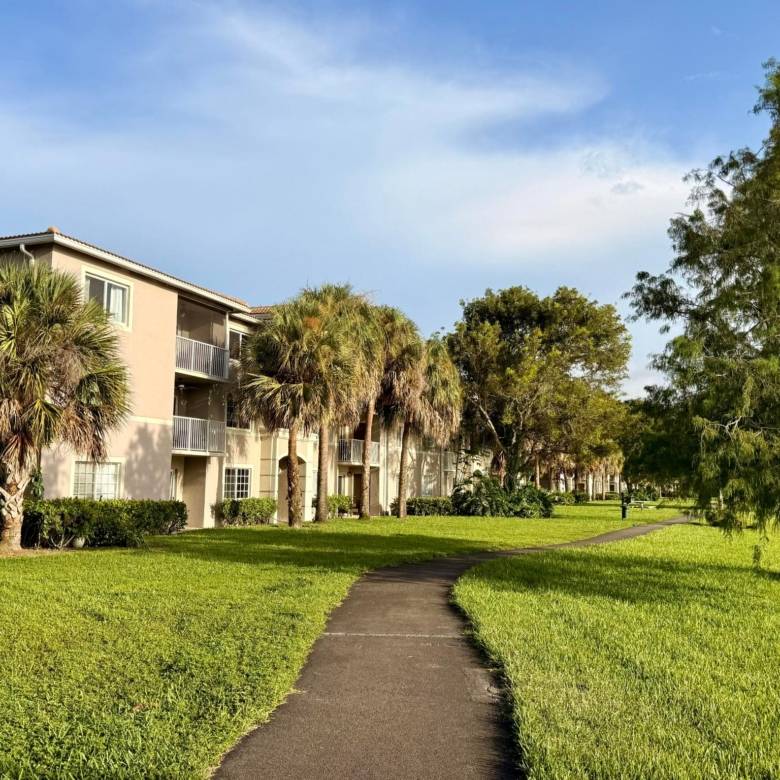 Fully Remodeled Lakeview Condo in Coconut Creek