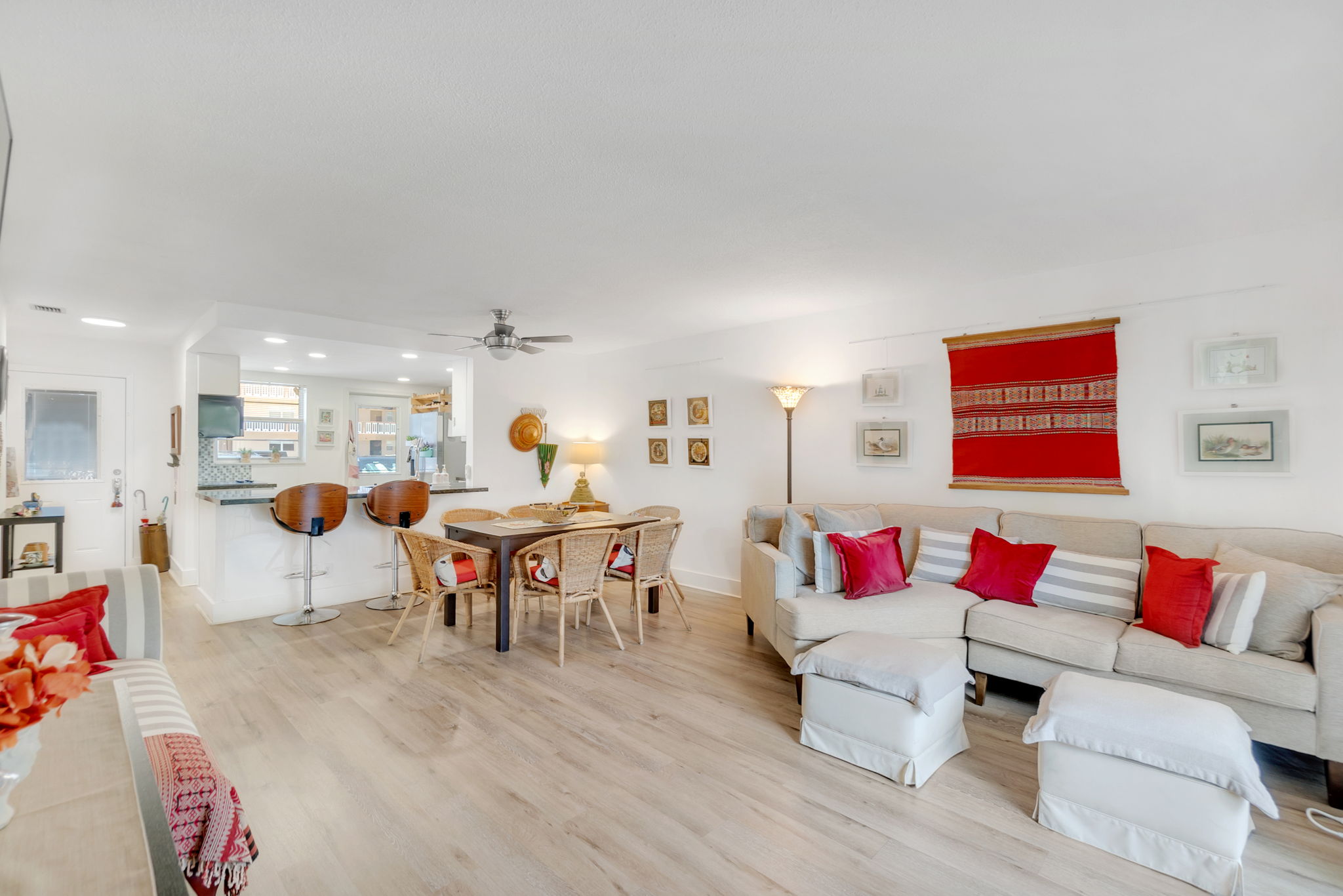 22-web-or-mls-DSC05020dsc05020 Bright & Spacious Furnished Corner Condo in Hallandale Beach