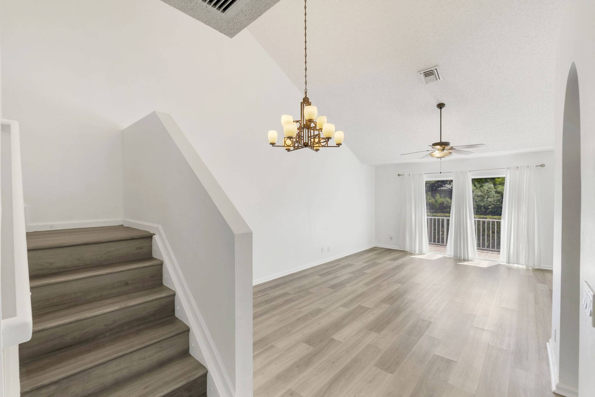 22-web-or-mls-DSC07390dsc07390 Spacious 3-Bedroom + Loft Townhouse with Water Views in Parkland