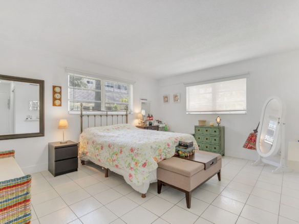 Bright & Spacious Furnished Corner Condo in Hallandale Beach