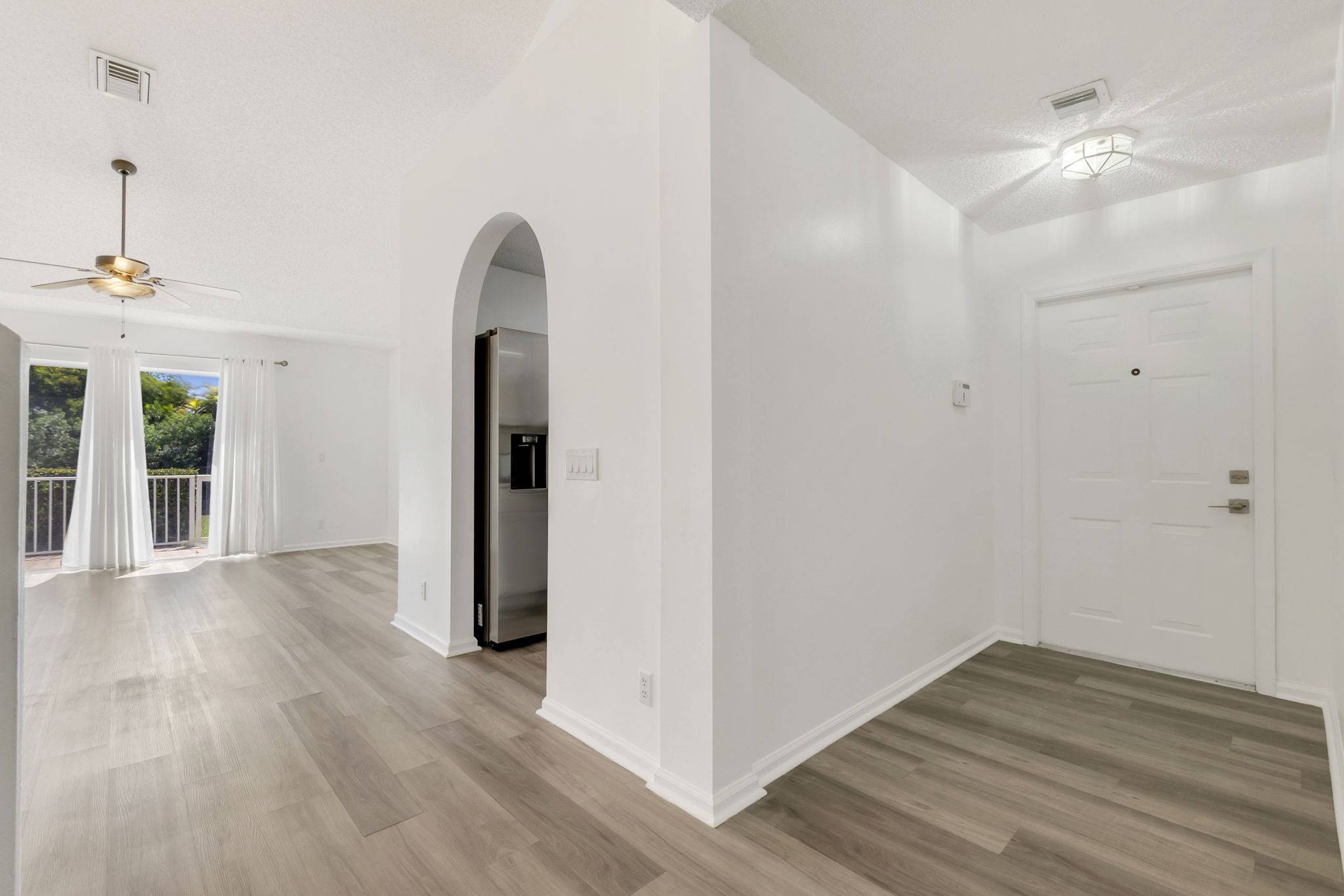 23-web-or-mls-DSC07394dsc07394 Spacious 3-Bedroom + Loft Townhouse with Water Views in Parkland