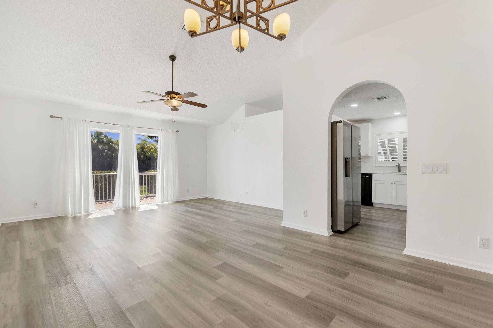 24-web-or-mls-DSC07400dsc07400 Spacious 3-Bedroom + Loft Townhouse with Water Views in Parkland