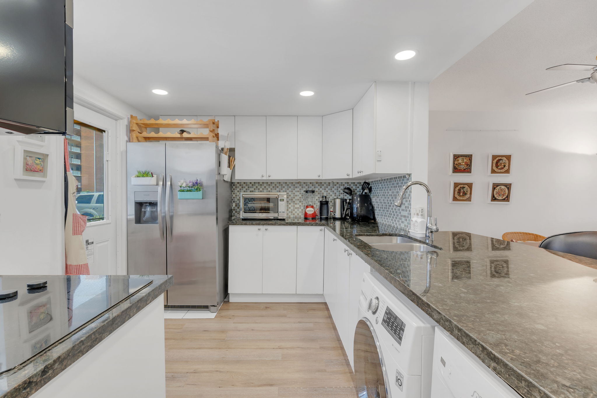 26-web-or-mls-DSC05040dsc05040 Bright & Spacious Furnished Corner Condo in Hallandale Beach