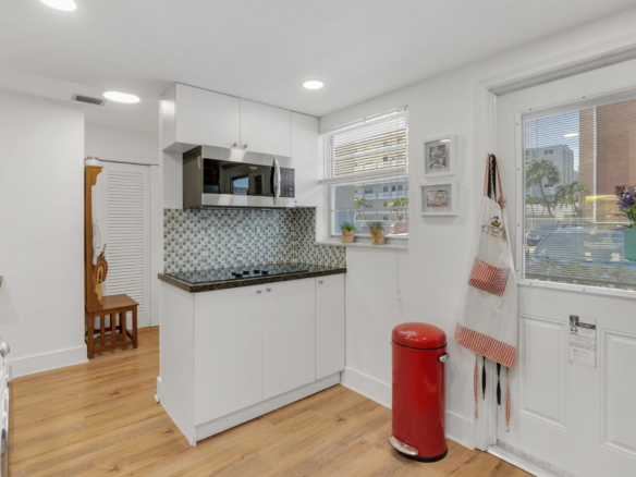 Bright & Spacious Furnished Corner Condo in Hallandale Beach