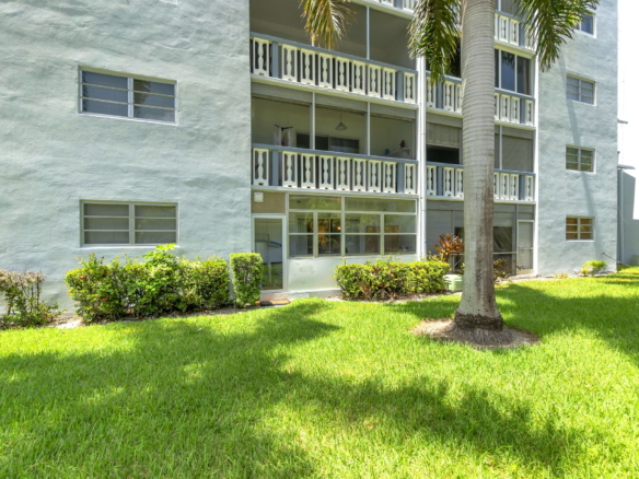 Bright & Spacious Furnished Corner Condo in Hallandale Beach