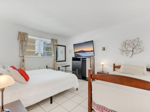 Bright & Spacious Furnished Corner Condo in Hallandale Beach