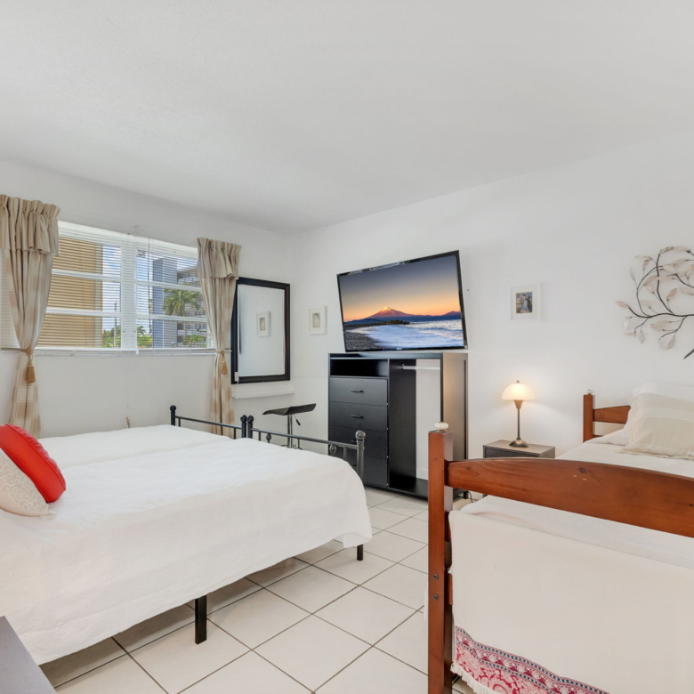 Bright & Spacious Furnished Corner Condo in Hallandale Beach