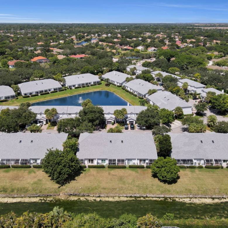 Spacious 3-Bedroom + Loft Townhouse with Water Views in Parkland
