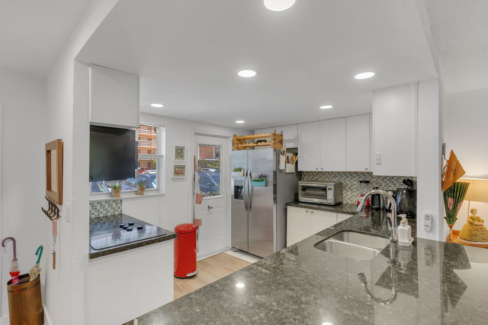 30-web-or-mls-DSC05035dsc05035 Bright & Spacious Furnished Corner Condo in Hallandale Beach