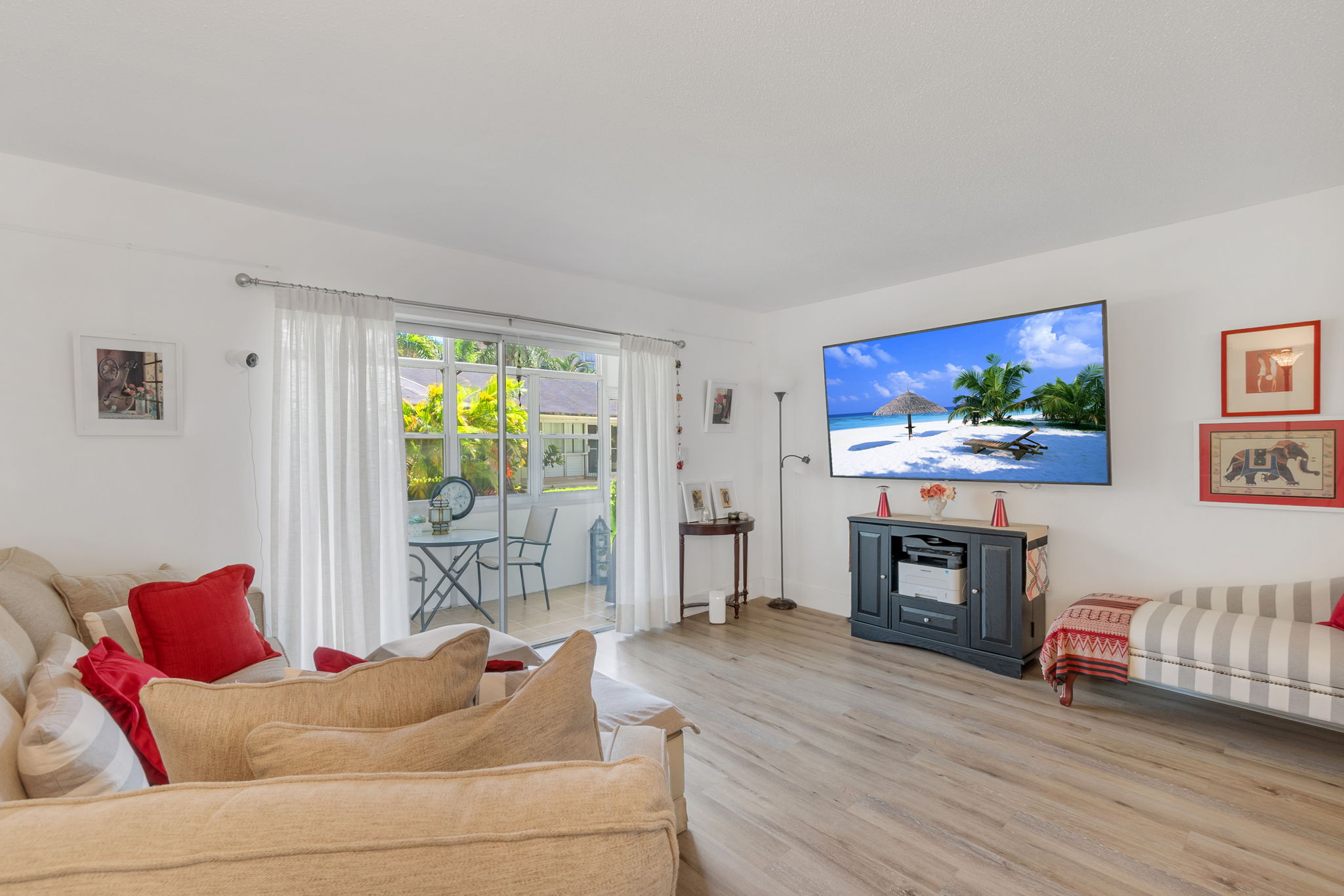 31-web-or-mls-DSC05015dsc05015 Bright & Spacious Furnished Corner Condo in Hallandale Beach