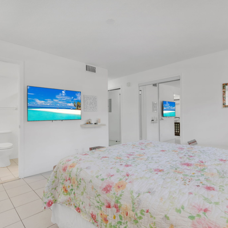 Bright & Spacious Furnished Corner Condo in Hallandale Beach