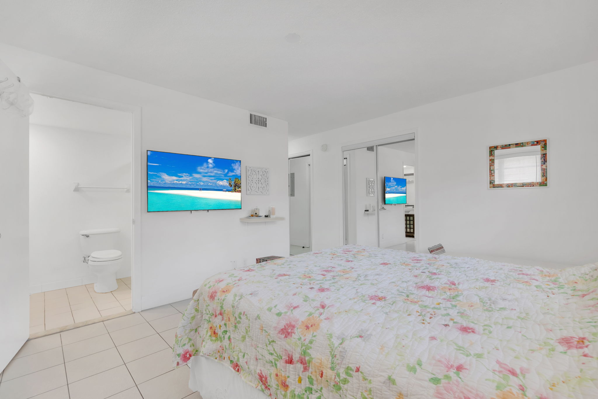 32-web-or-mls-DSC04950dsc04950 Bright & Spacious Furnished Corner Condo in Hallandale Beach