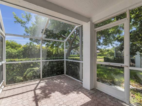 Spacious 3-Bedroom + Loft Townhouse with Water Views in Parkland